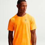 V&ecirc;tements de tennis Nike Nike Carlos Alcaraz Court Dri-Fit Advantage T-shirt Hommes-orange