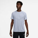 V&ecirc;tements Nike Nike Stride Tee Maillot de course Hommes-gris, gris